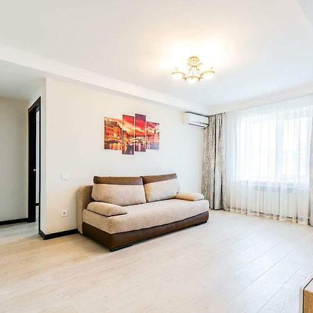 Artal Apartment On Obolonsky Avenue 16A Kyjev Exteriér fotografie