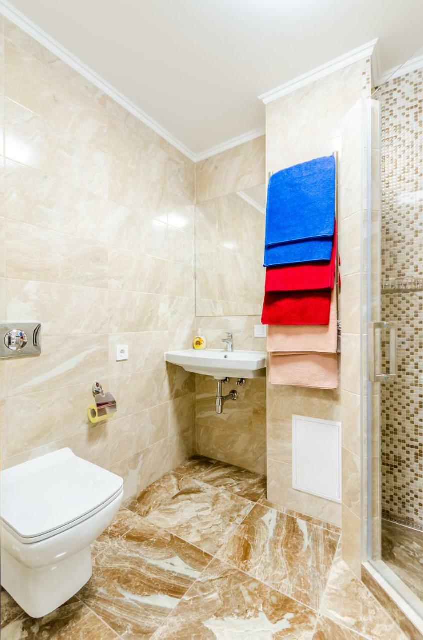 Artal Apartment On Obolonsky Avenue 16A Kyjev Exteriér fotografie