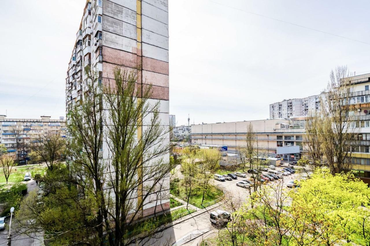 Artal Apartment On Obolonsky Avenue 16A Kyjev Exteriér fotografie