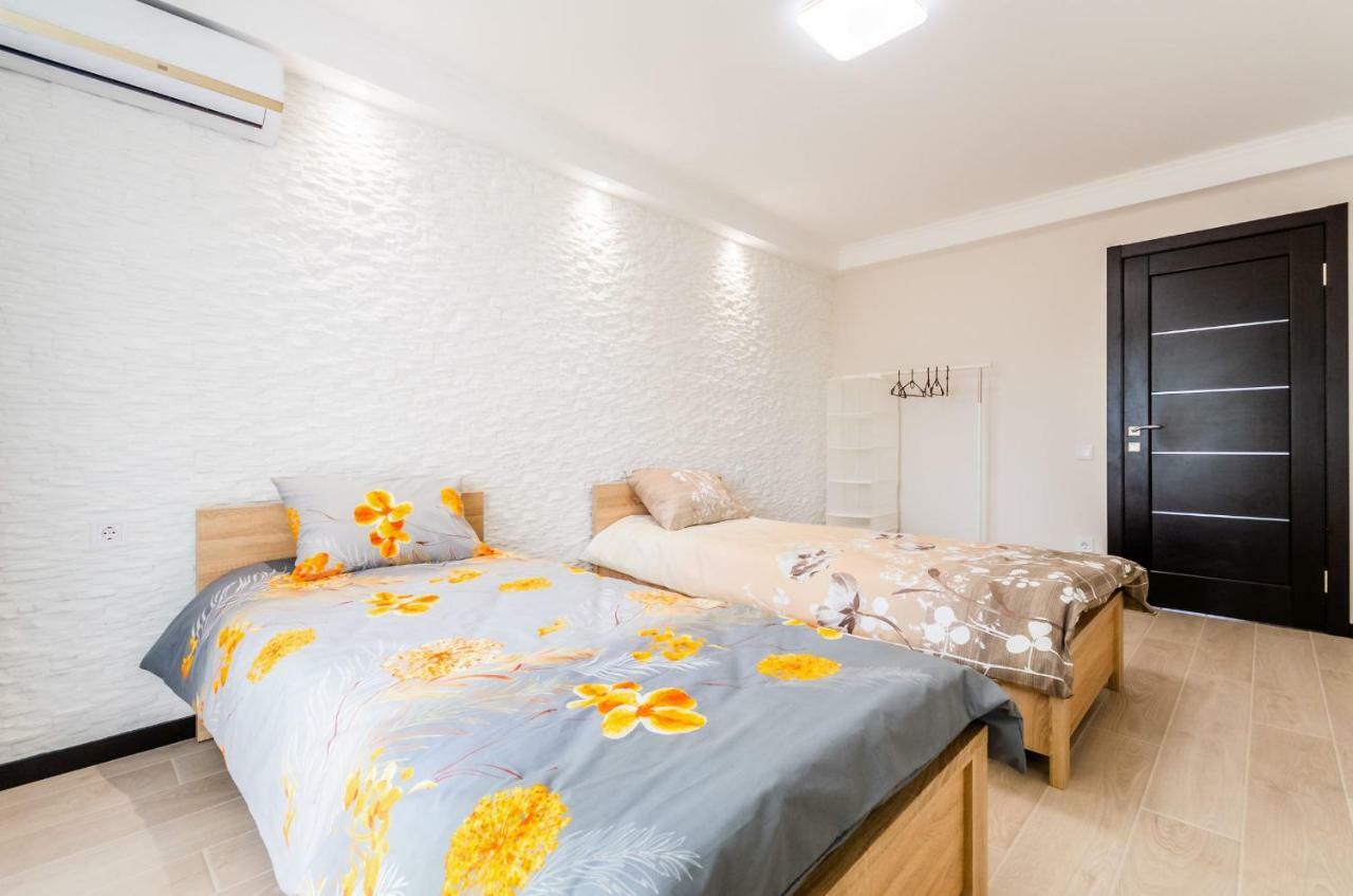 Artal Apartment On Obolonsky Avenue 16A Kyjev Exteriér fotografie